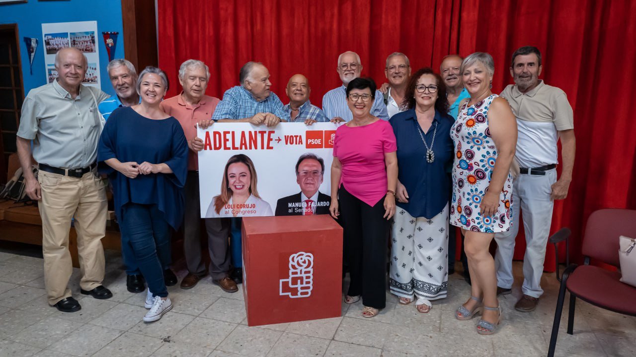 Firma del manifiesto de apoyo de los veteranos del PSOE a las candidaturas.