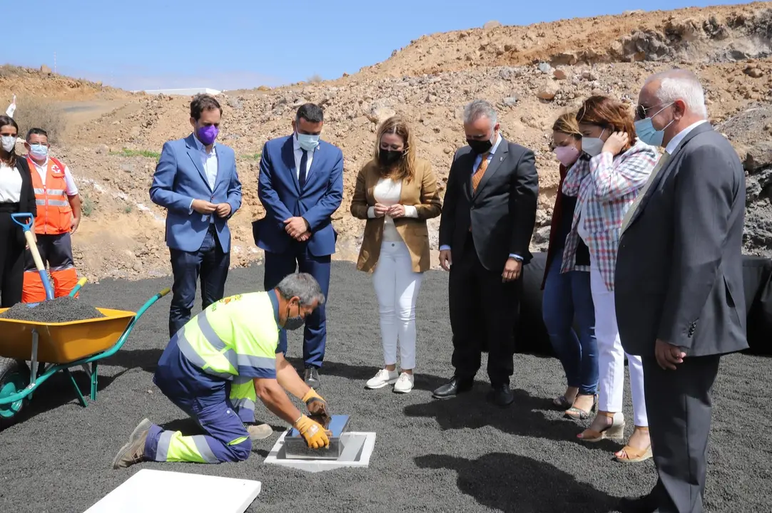 Primera piedra Centro Mayores Tahíche.