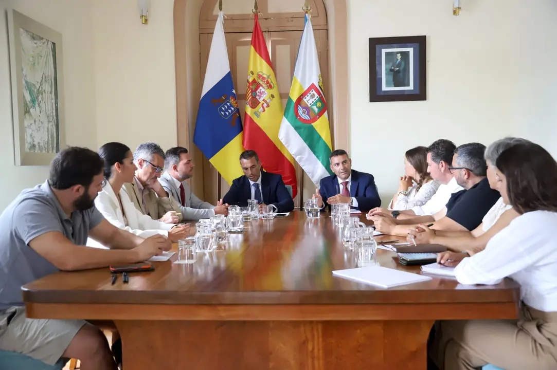 Visita del Cabildo a Haría.