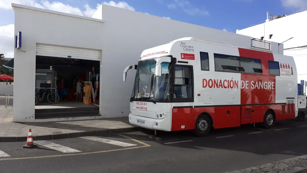 Unidad móvil en Haria.