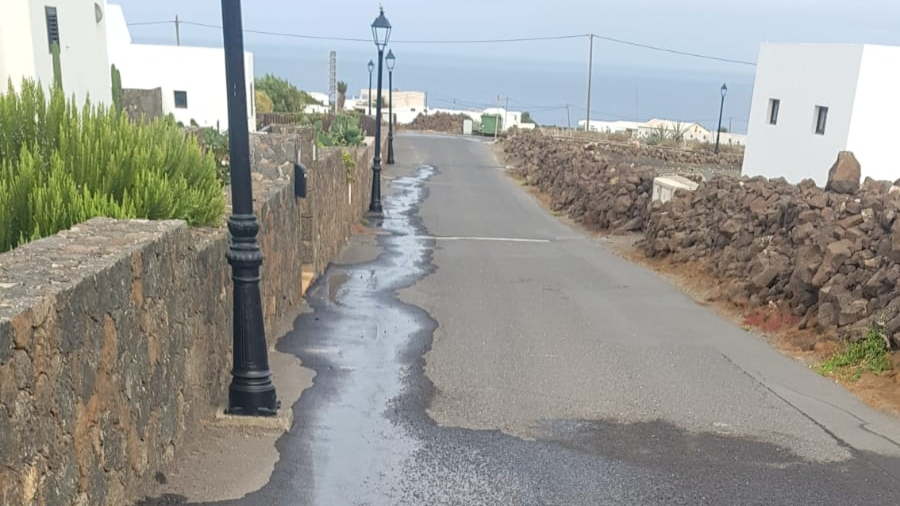 Pérdida de agua en Las Breñas.