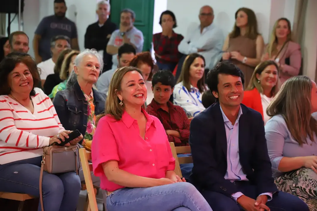 Loli Corujo y Marcos Bergaz, en un acto electoral del PSOE.