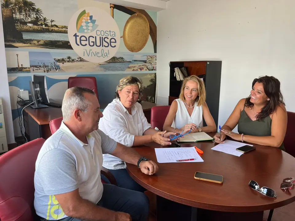 Reunión Federación Turística y Teguise sobre La Graciosa.