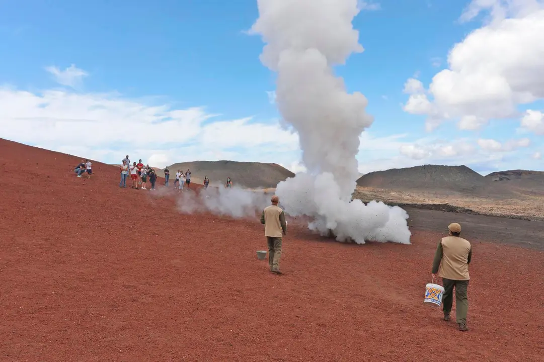 Espectáculo de anomalías geotérmicas en las Montañas del Fuego.