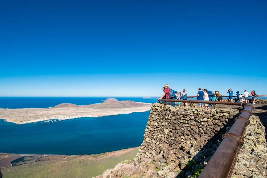 El Río, entre Lanzarote y La Graciosa, desde el mirador del mismo nombre. Foto CACT Lanzarote