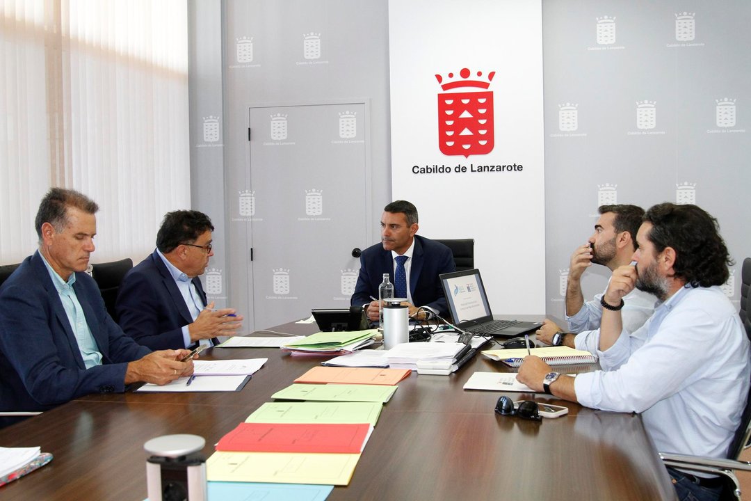 Reunión del presidente del Cabildo y el consejero de Aguas del Gobierno de Canarias.