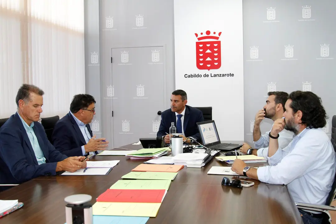 Reunión del presidente del Cabildo y el consejero de Aguas del Gobierno de Canarias.