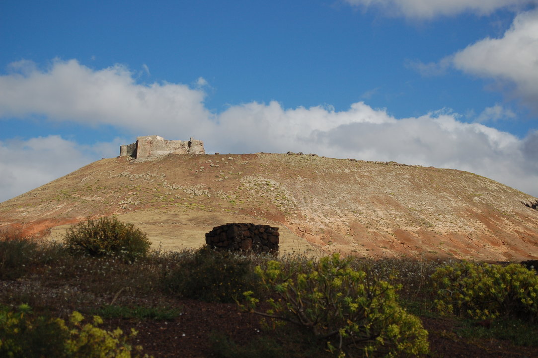 Castillo de Santa Bárbara, en la cima de la Montaña de Guanapay.