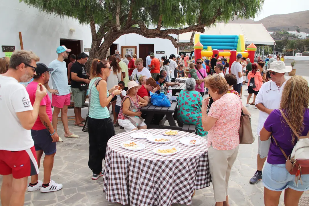 Jornada de compras en Uga.