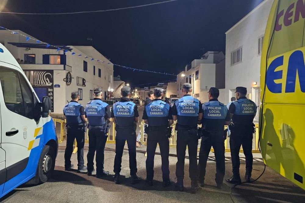 Policías locales en Famara