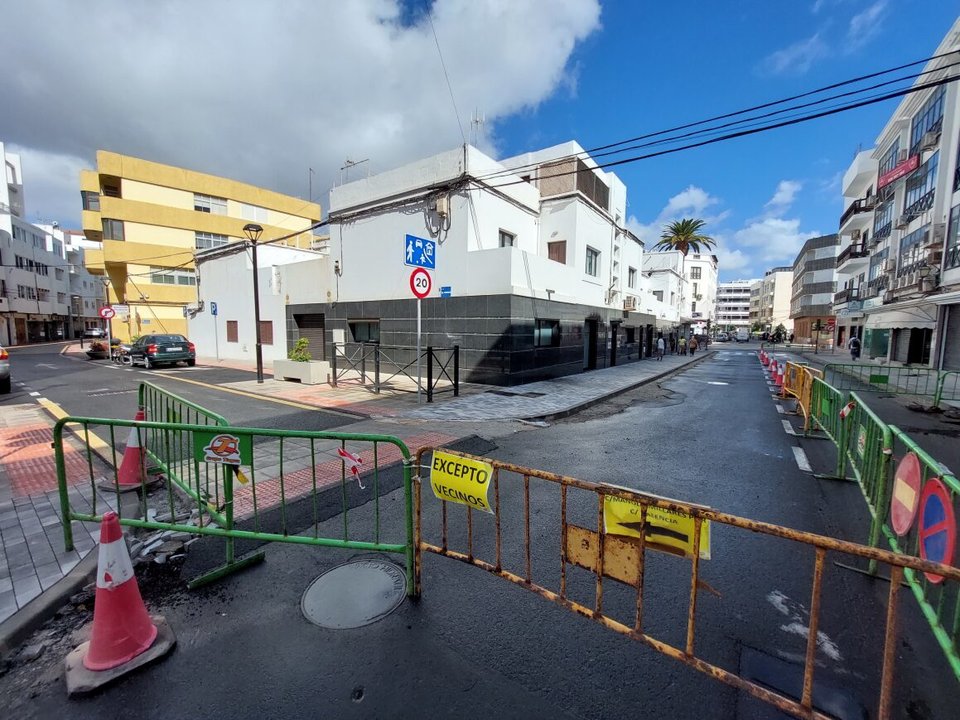 Obras en la calle Valls de la Torre, Arrecife.
