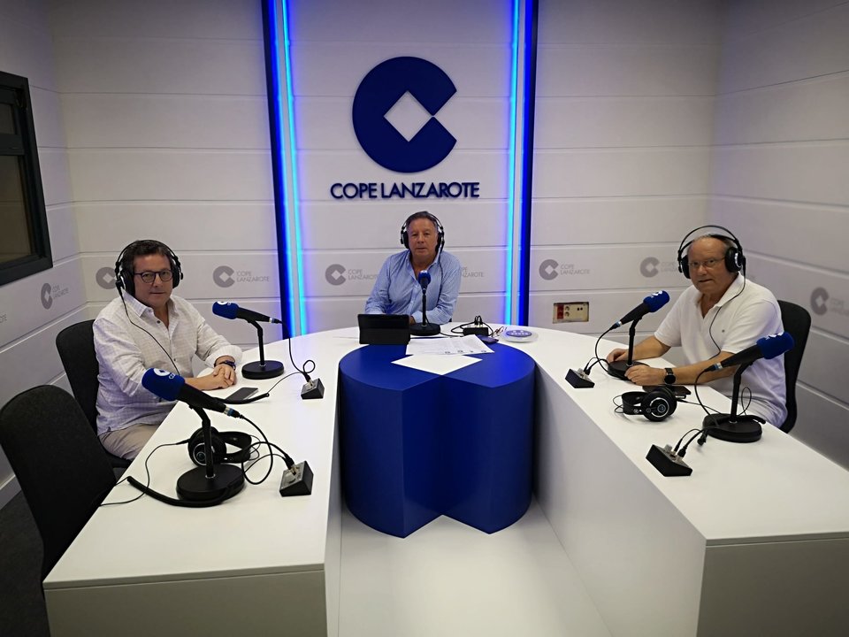 Fernando Núñez, Jaime Puig y Luis León en ek programa Herrera en COPE Lanzarote.