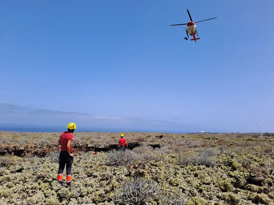 Helicóptero del GES en un rescate.