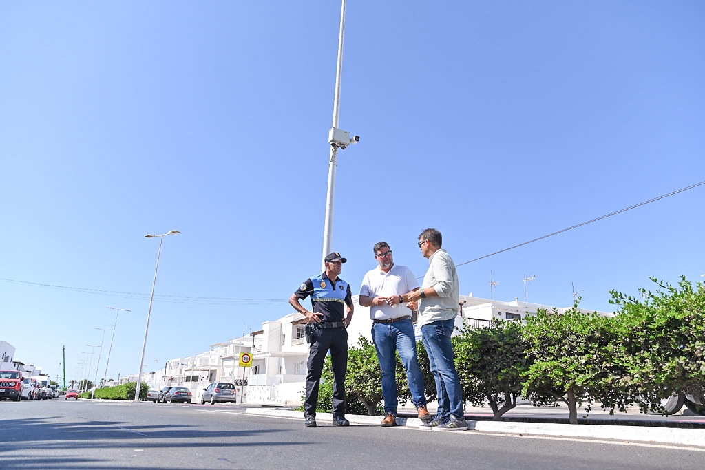 Cámaras de seguridad en San Bartolomé y Playa Honda.