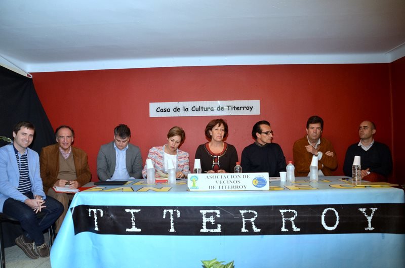 Reunión de Titerroy con autoriadades celebrada en el año 2014.