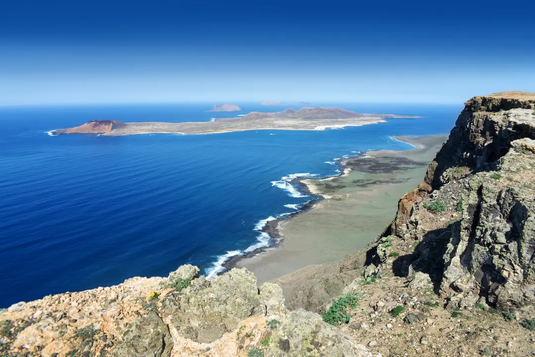 Risco de Famara y La Graciosa.