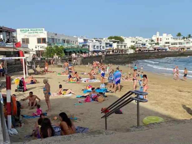 Playa del núcleo original de Playa Blanca.