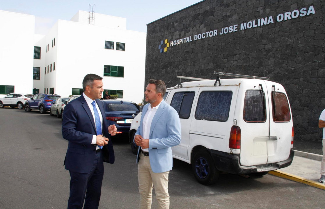 El presidente, Oswaldo Betancort, junto al vicepresidente, Jacobo Medina.