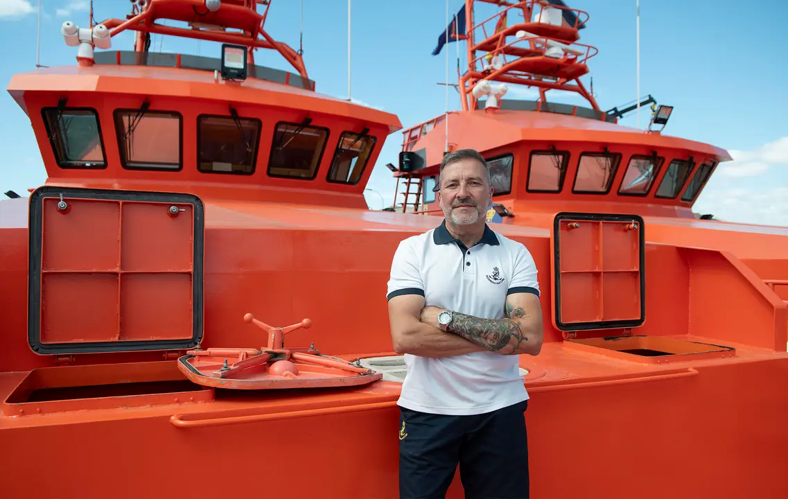 Enrique Peña, patrón de la 'Guardamar Polimnia', durante la entrevista en el Puerto de Arrecife. Foto Adriel Perdomo, EFE.