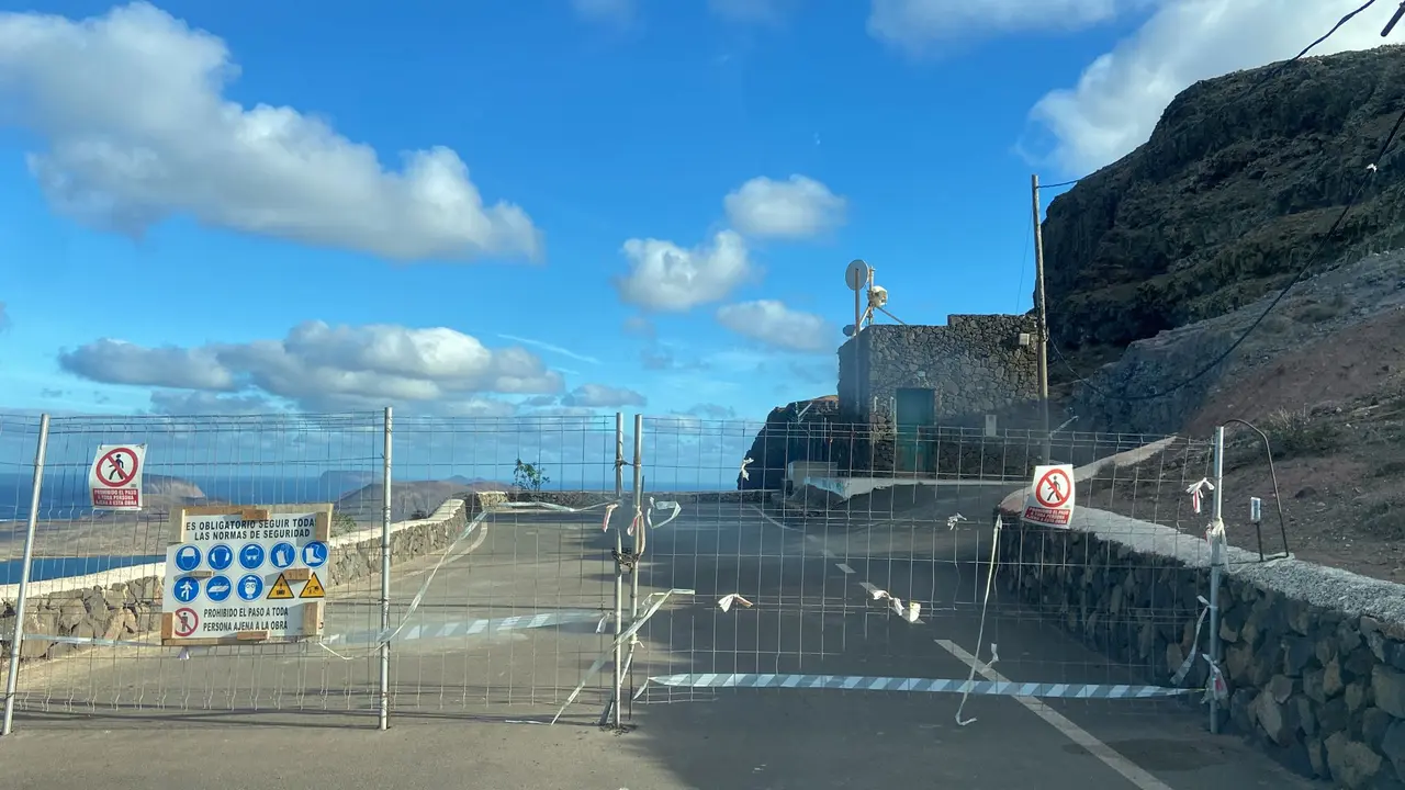 Instalaciones del SIVE en el mirador de Guinate.