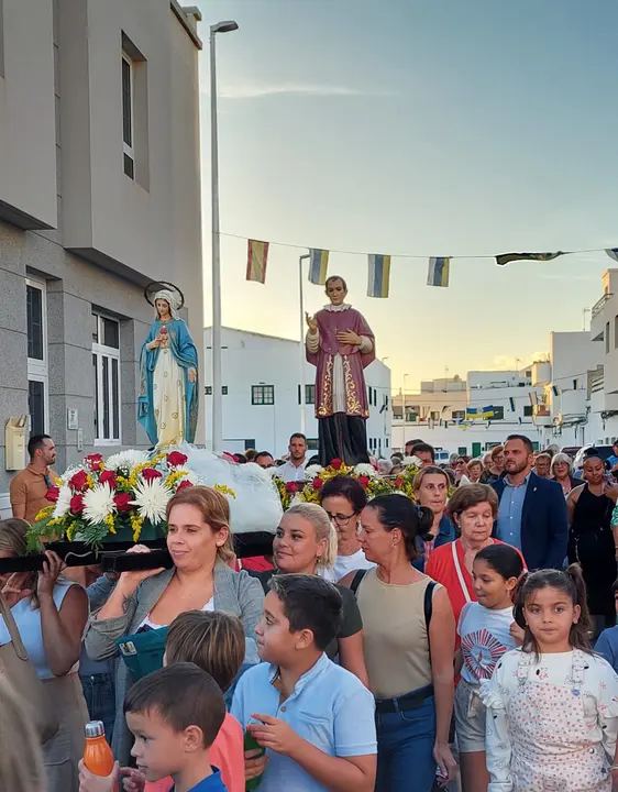 Procesión en Altavista.