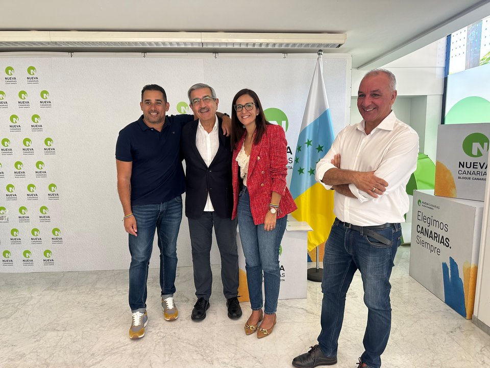 Yoné Caraballo junto a dirigentes de Nueva Canarias - Bloque Canarista.