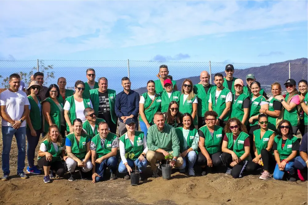 Trabajadores de Hiperdino en La Palma