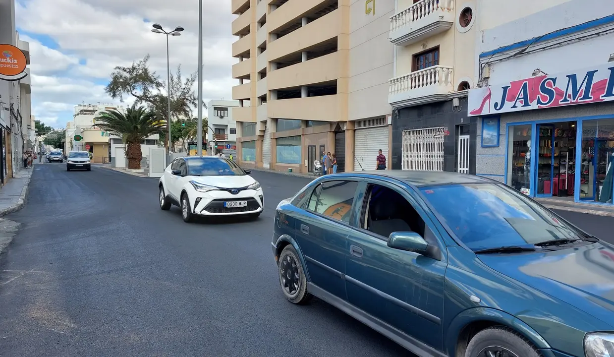 Zona junto al antiguo cine Costa Azul, reabierta al tráfico.