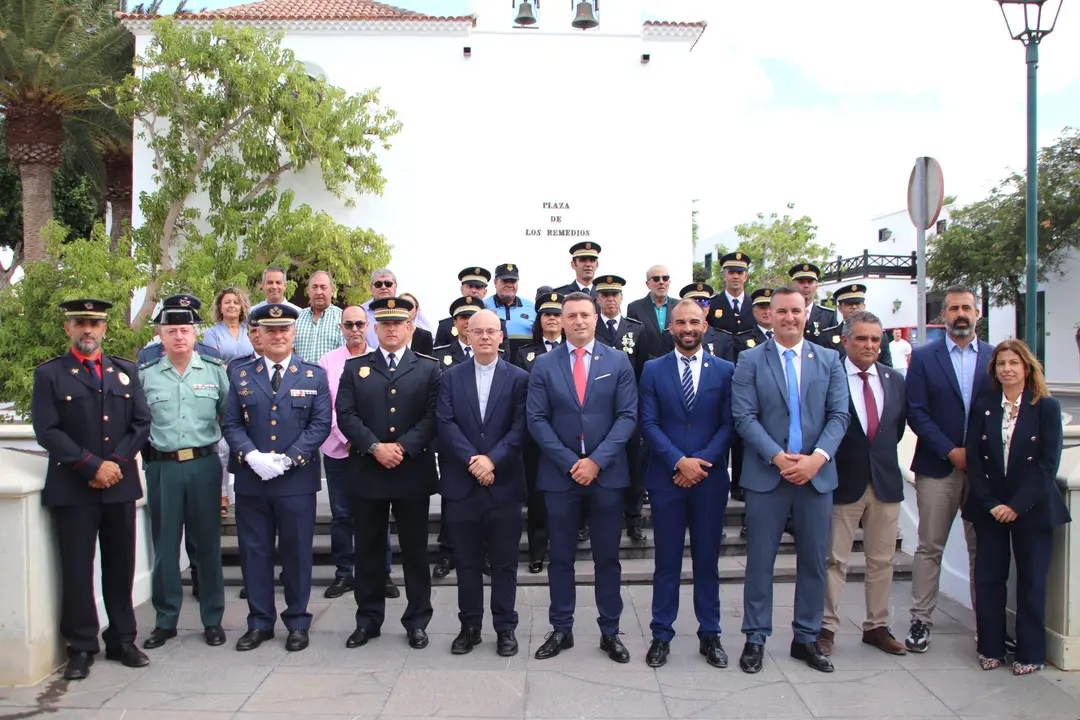 Homenaje a policías locales de Yaiza.