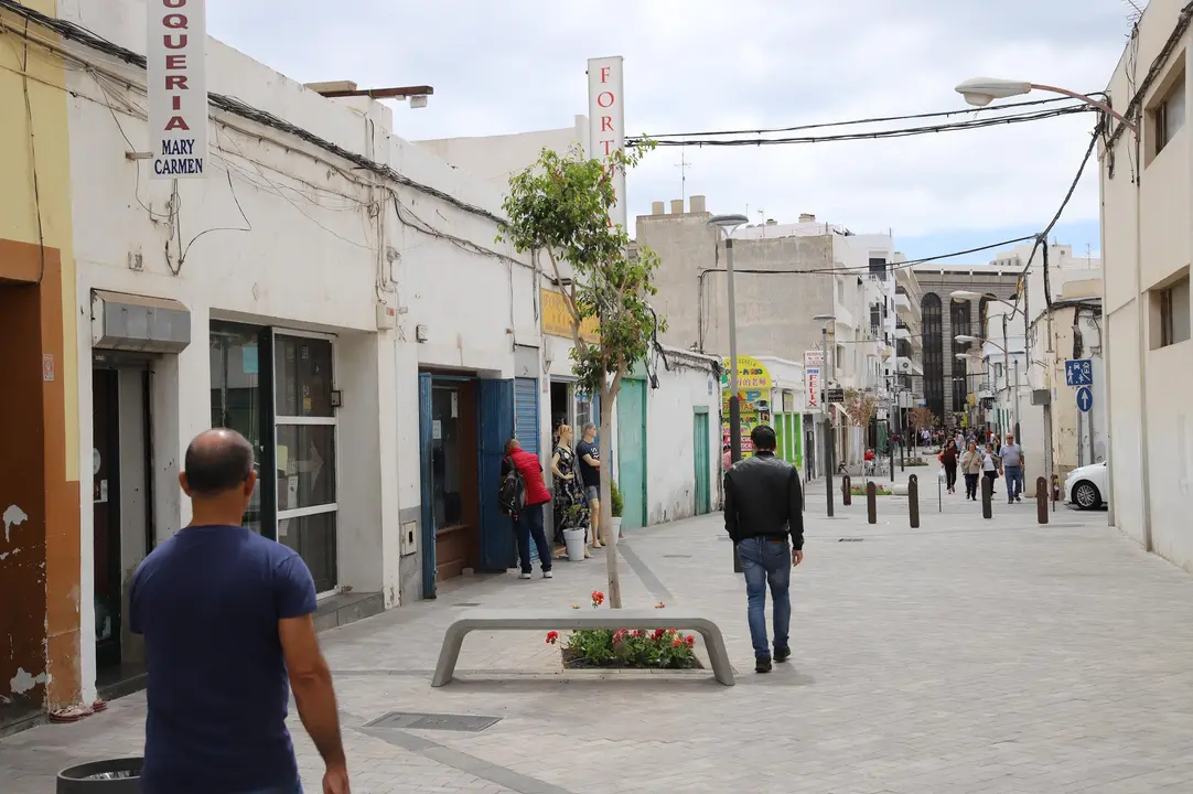 La Calle Hermanos Zerolo al concluir las obras de peatonalización.