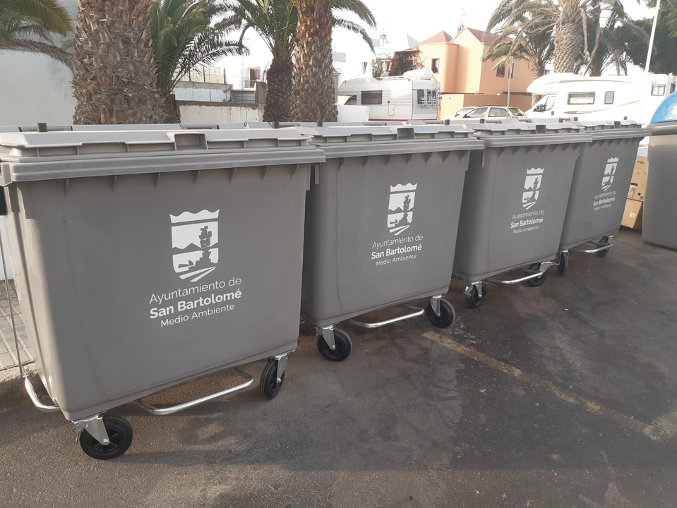 Nuevos contenedores de pedal en Playa Honda.