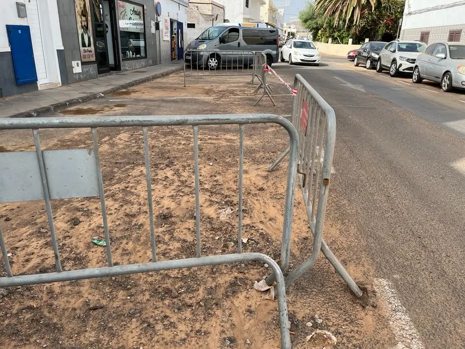 Suciedad tras las lluvias recientes en Arrecife.