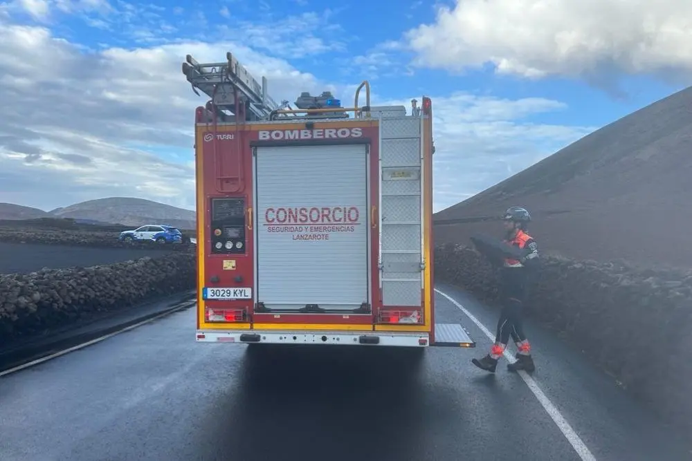 Los bomberos en el lugar del accidente