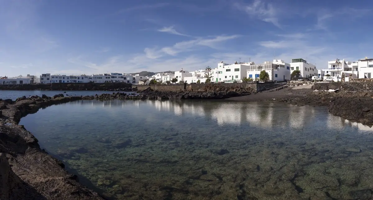 Piscina natural en Punta Mujeres, Haría. Foto Turismo Lanzarote.