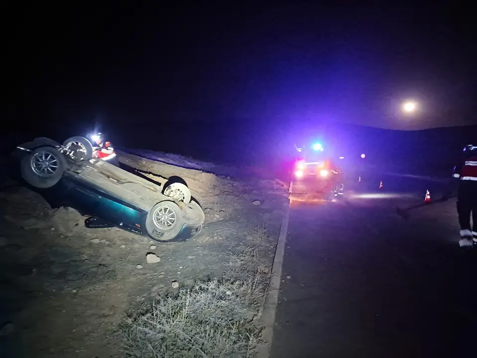 Vehículo volcado en Costa Teguise.