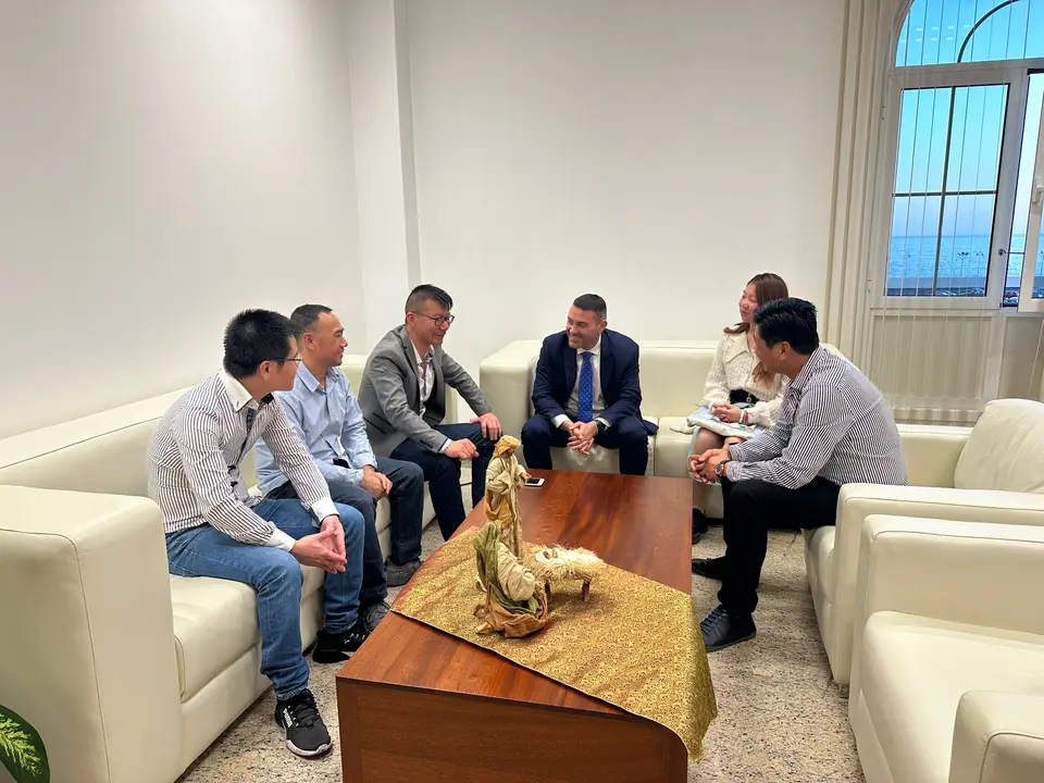 El presidente en la reunión.