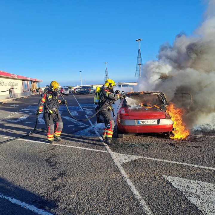 Incendio de vehículo.