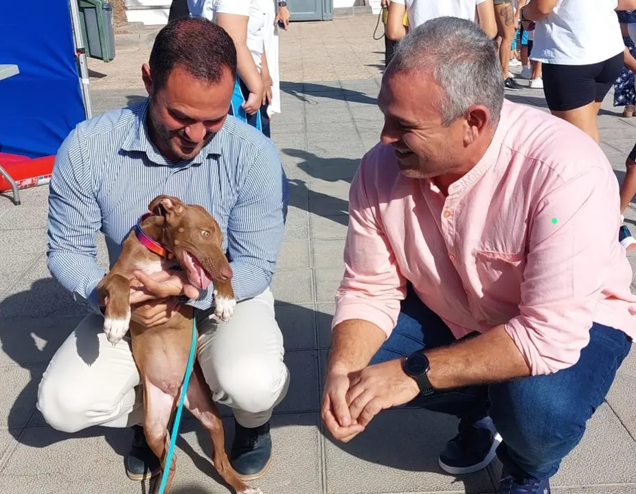 El alcalde Yonathan de León y el concejal Jacobo Lemes