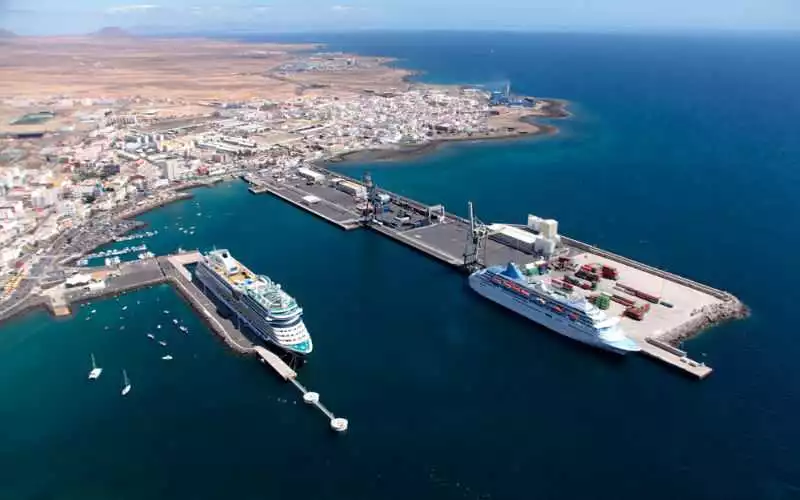 Línea marítima entre Fuerteventura y Tarfaya.
