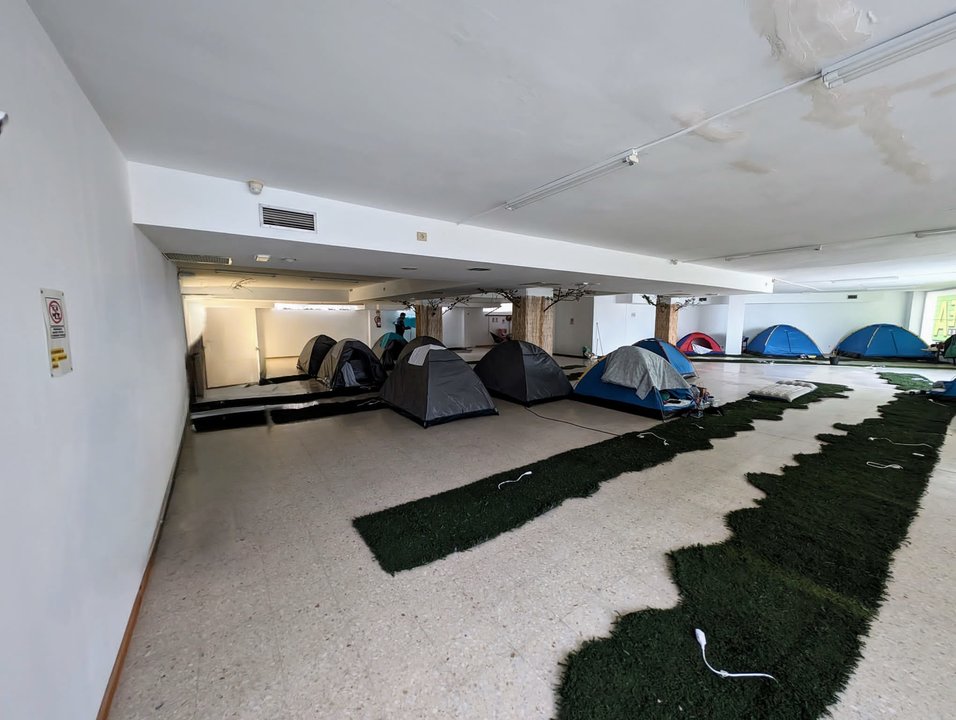 Imagen del interior que hallaron los Policías Local de Arrecife en su inspección al local anunciado en Airbnb.