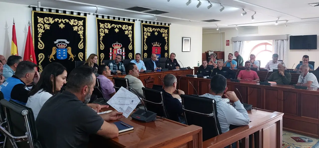 Junta de Seguridad de Arrecife celebrada esta mañana en el salón de plenos, y presidida por el alcalde Yonathan de León.