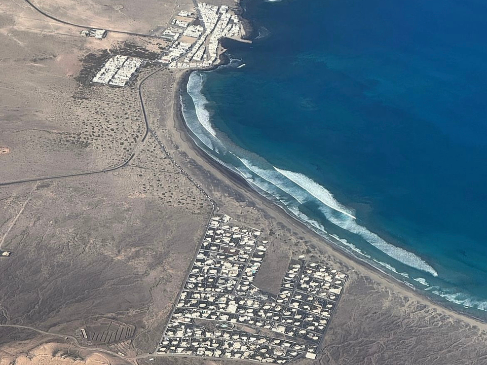 Caleta de Famara. imagen: IG salvemosfamara.