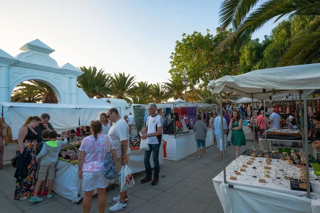 Mercadillo Costa Teguise.