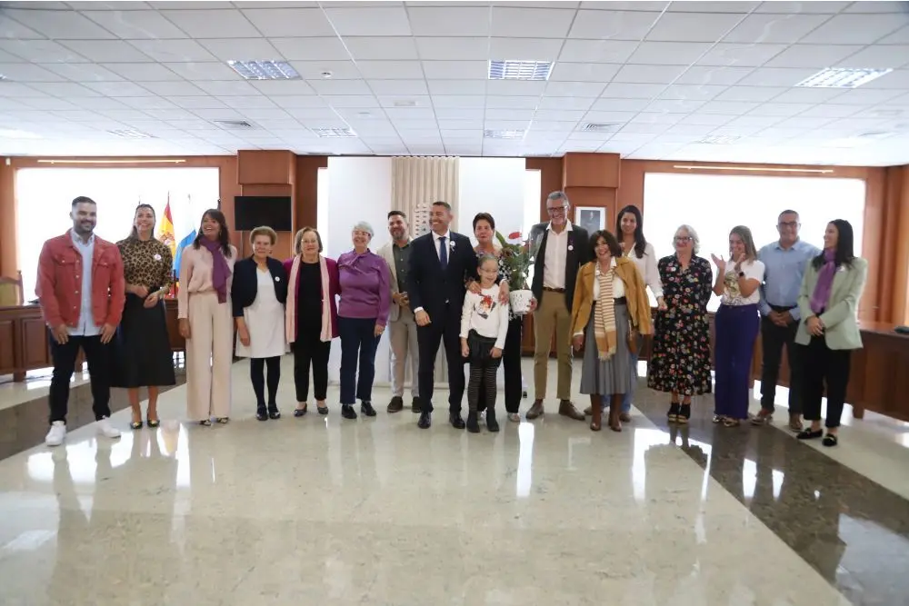 Homenaje a la mujer en el Cabildo