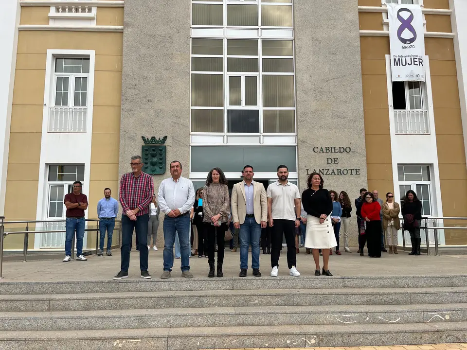 Minuto de silencio en el Cabildo.