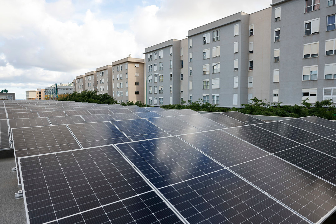 La cadena prepara la puesta en marcha de cinco nuevas instalaciones fotovoltaicas.