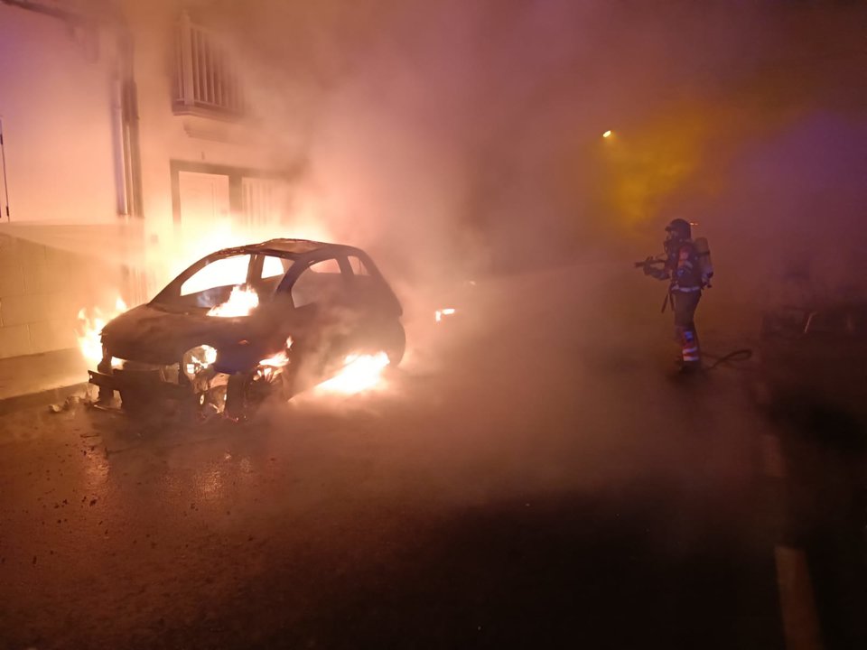 Incendio de vehículos en Arrecife.