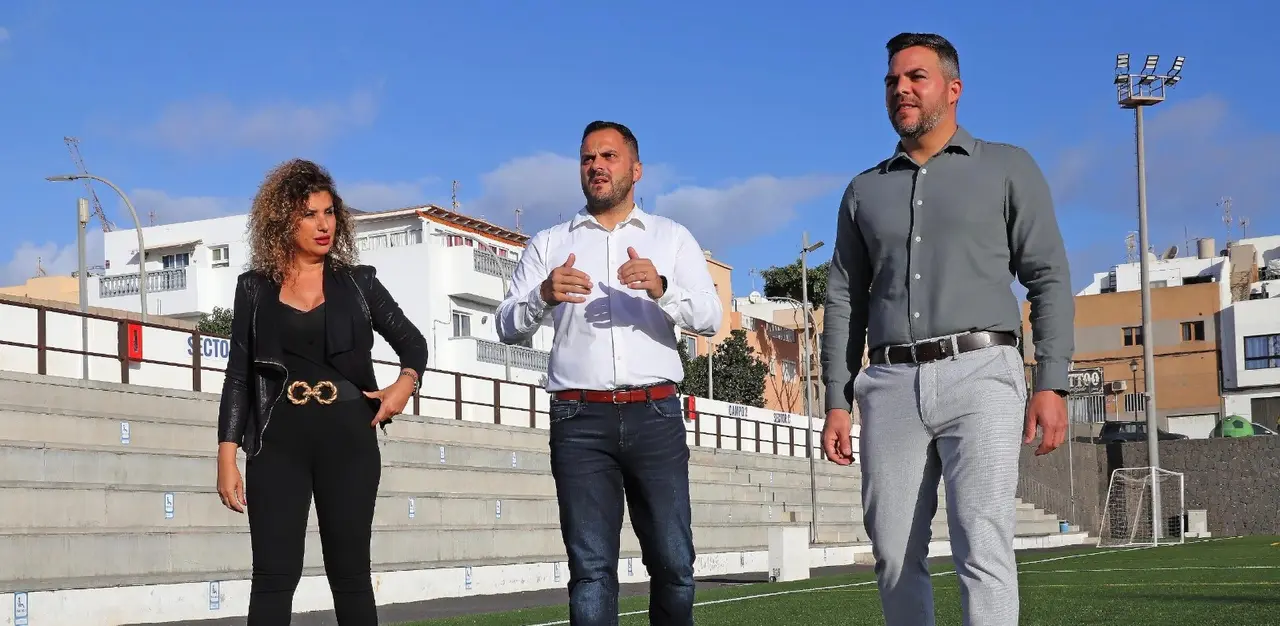Esta nueva obra, con una inversión de 331.400,26 euros, dotará de cubierta para proteger al público del sol y las inclemencias meteorológicas.