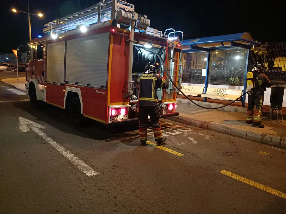 Bomberos en Argana Alta.