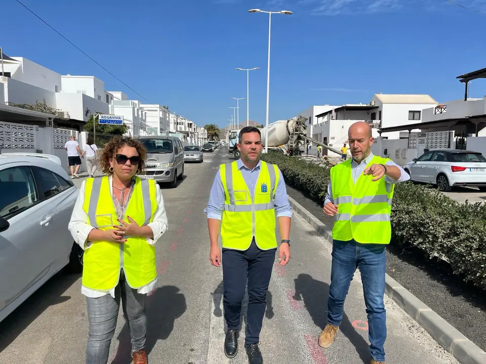 El vicepresidente en la visita a la calle Mástil.